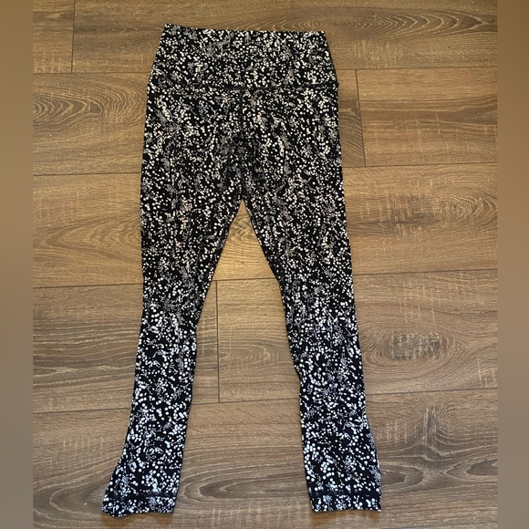 Lululemon leggings - Picture 3 of 3